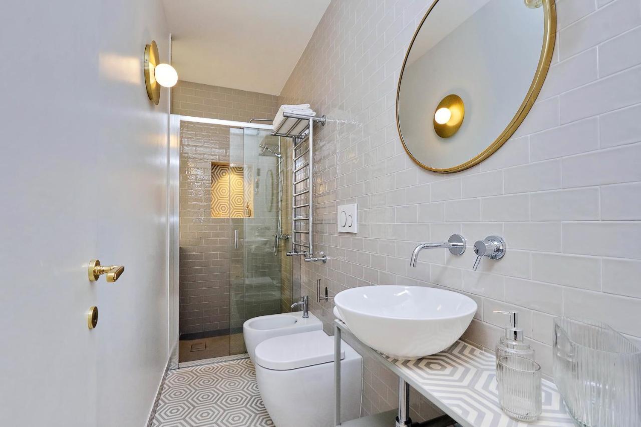 Apartamento Renovated And Cozy Flat Roma Exterior foto